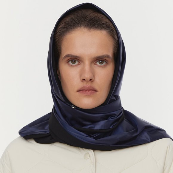 UNU Head Scarf Navy Waterproof Shawl NWT - Picture 1 of 3